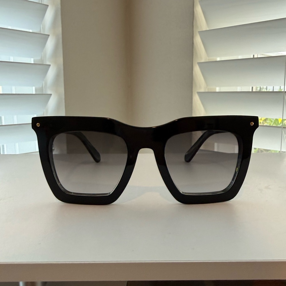 AUTHENTIC Louis Vuitton Black Sunglasses - Picture 5 of 10